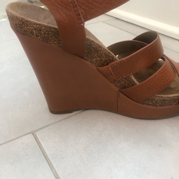 Sandals - Picture 3 of 4